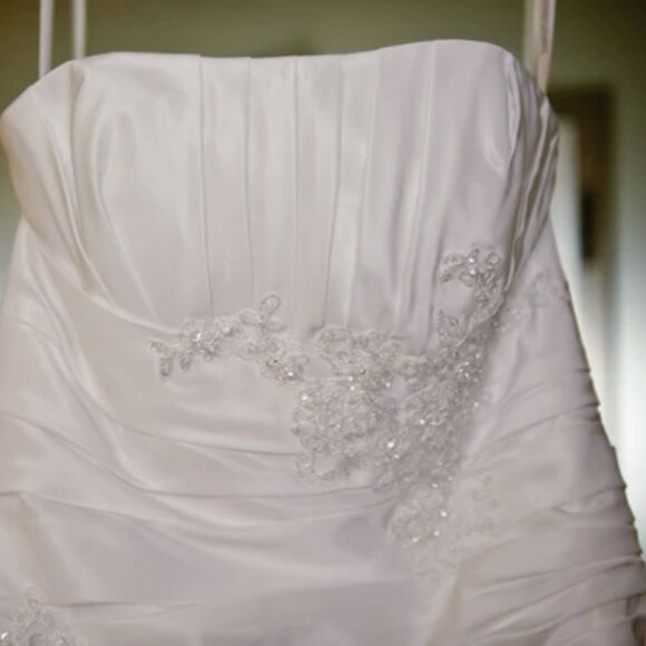 Davids Bridal Taffeta draped A-line gown - Picture 5 of 8